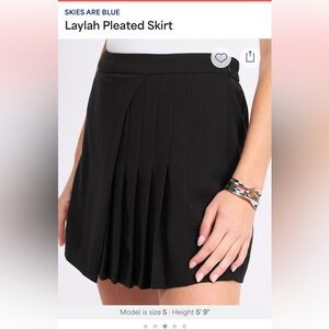 Skies Are Blue Classic Black Pleated Skort